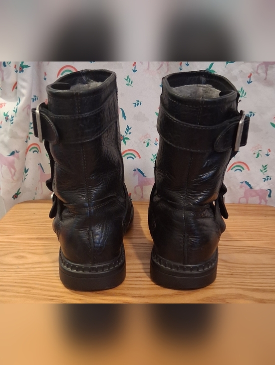 EUC Discontinued UGG Rockville 2 Black Pebble Leather Moto Bike Combat Boot SZ 8 main image 6